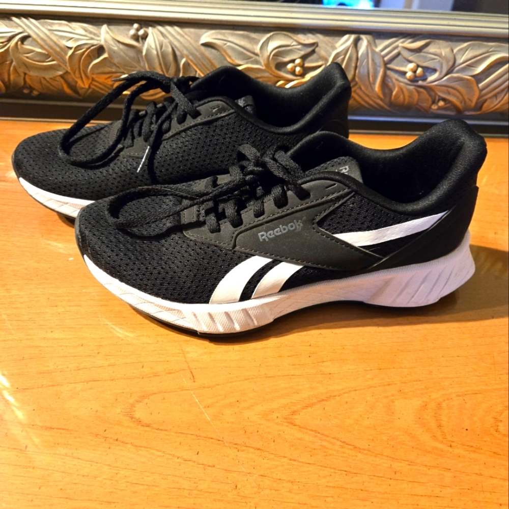 Reebok "Fuel Foam" sz. 6 running shoes